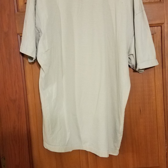 5/$20 or $6 Columbia large, tan/beige tee - Picture 2 of 4